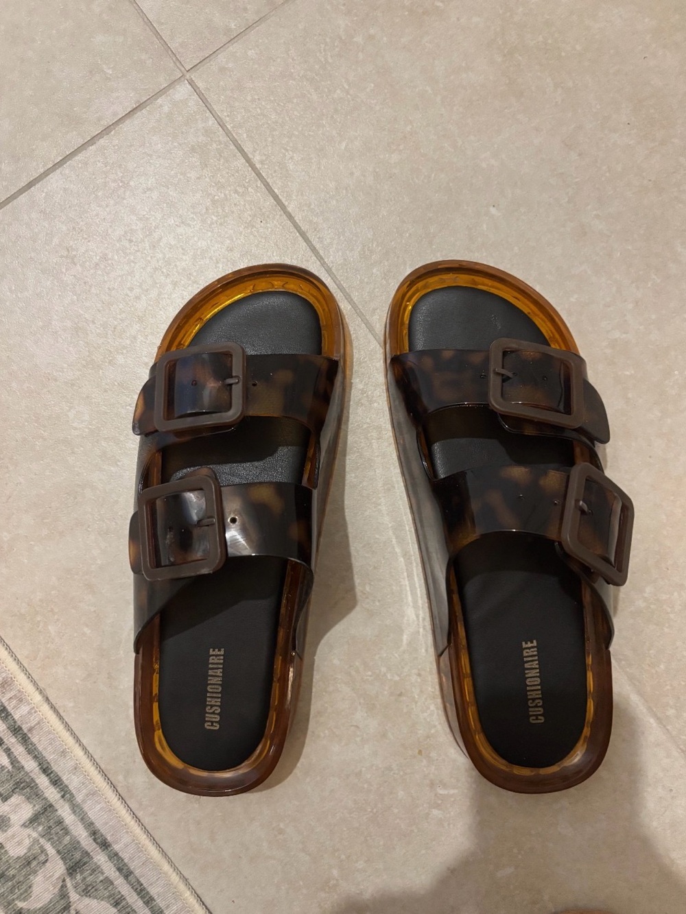 Cushionaire Tortoise Sandals - Brown